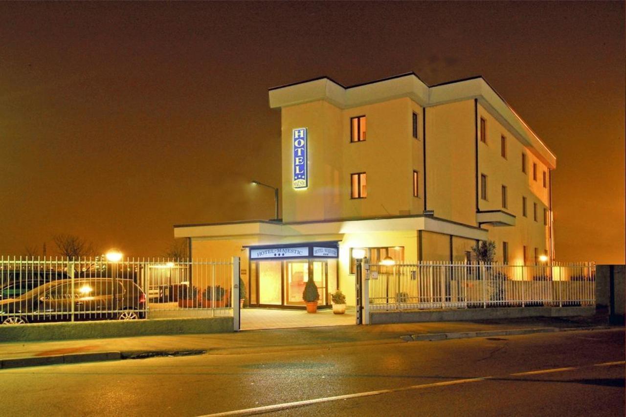 Hotel Majestic San Giuliano Milanese Exterior foto